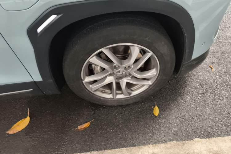 Used Nio ES6 2020 420 km Sport Edition Right Front Wheel Hub