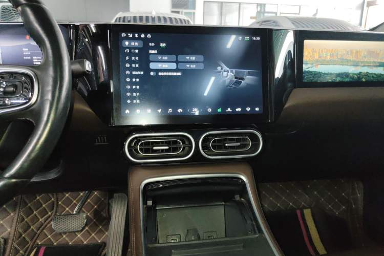 Used Leapmotor C11 2023 Pure Electric 500 Comfort Edition Audio And AC Panel