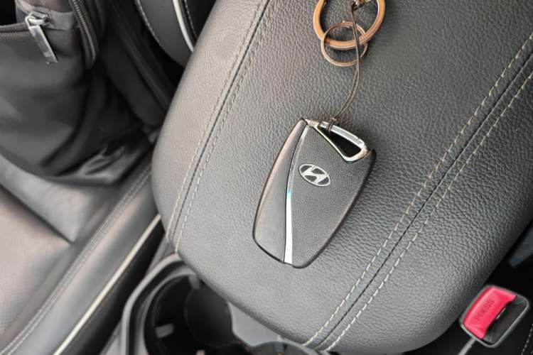 Used Hyundai Santa Fe 2017 2.4L Automatic Two-Wheel Drive Smart Version 5 Seats
