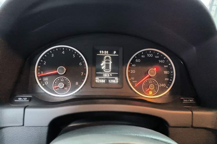 Used Volkswagen Tiguan 2016 300TSI Automatic Two-Wheel Drive Trend Edition Instrument Cluster