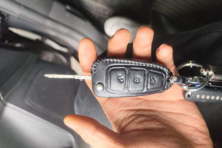 Used Ford Focus 2012 Sedan 1.6L Automatic Fashion Edition