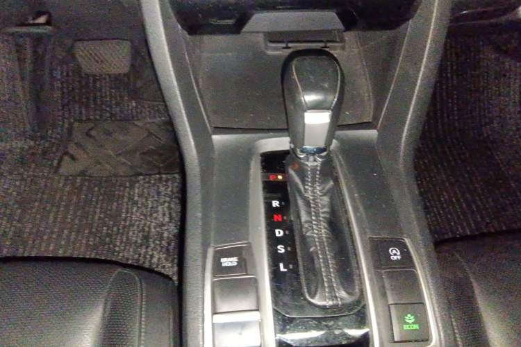 Used Honda Civic 2016 220TURBO CVT Prestige Edition
