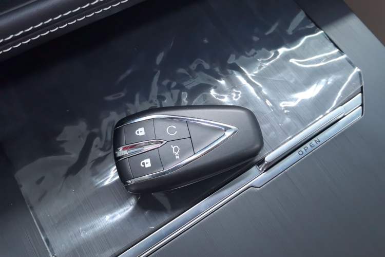 Used Changan UNI-K iDD 2024 ZhiDian iDD 1.5T 135km Smart Leading Model