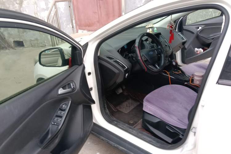 Used Ford Focus 2015 Hatchback 1.6L Automatic Fashion Edition