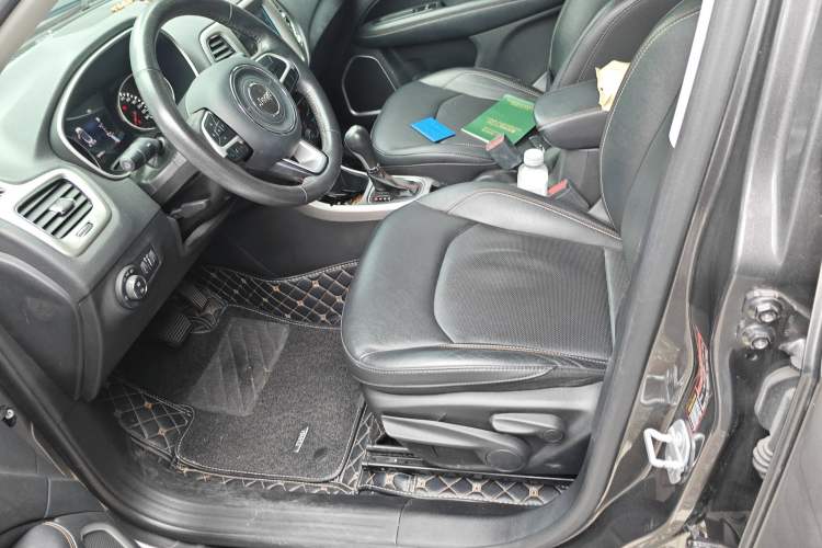 Used Jeep Compass 2017 200T Automatic Family Edition
