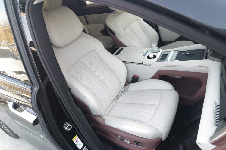 Used BYD Xia 2025 DM-i 1.5T 180km Beyond Edition Right Front Seat