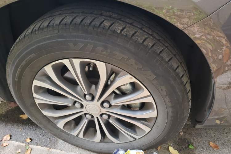 Used Buick GL8 2023 Land Executive Class Comfort Model
