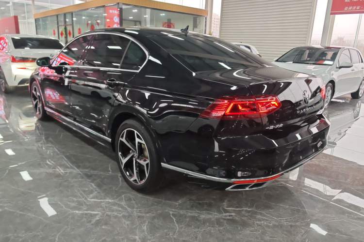 Used Volkswagen Magotan 2023 2 Million Units Limited Edition 330TSI DSG Leading Version
