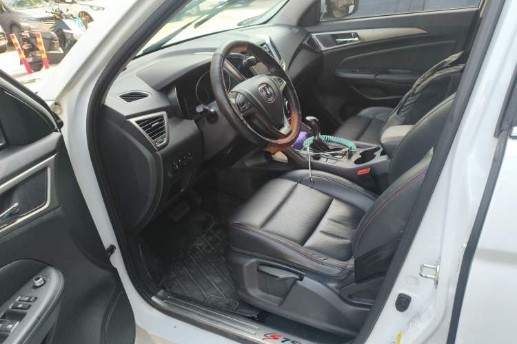 Used CHANGAN CS75 2014 1.8T Automatic Elite Model China IV Standard Driver Seat