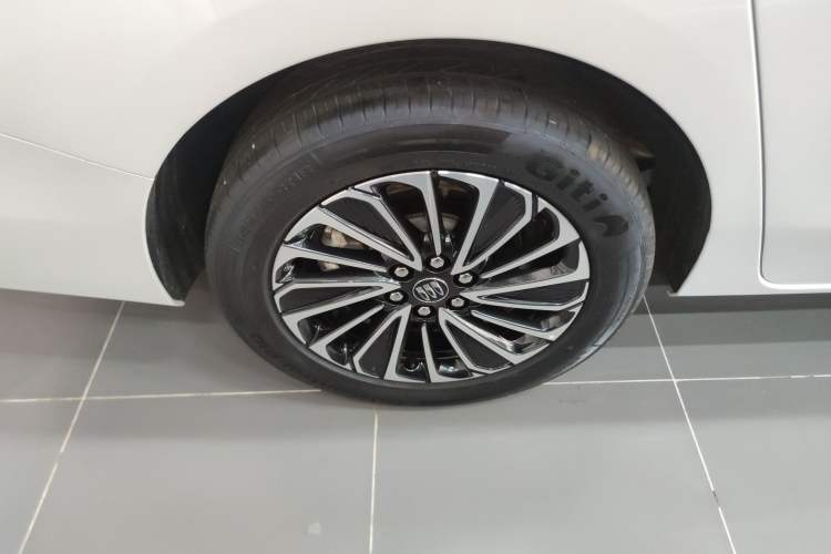 Used Buick GL8 New Energy 2025 Lu Shang Luxury Edition 7-Seater Right Rear Wheel Hub