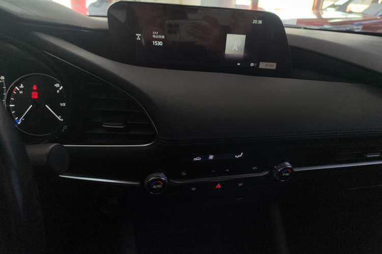 Used Mazda 3 Axela 2023 2.0L Automatic ZhiZhen Edition
