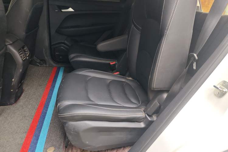 Used Baojun 530 2021 Global Car Anniversary Edition 1.5T CVT Prestige Connected Model 6 Seats