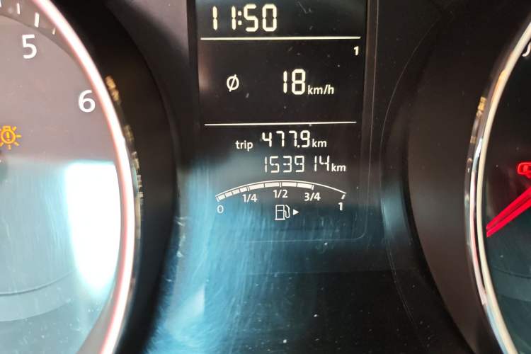 Used Volkswagen Sagitar 2018 1.6L Manual Comfort Model Odometer Close Up