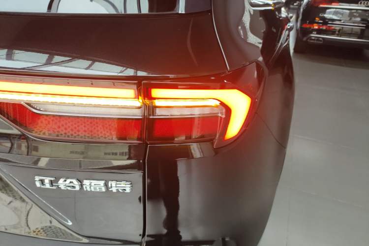 Used Ford Equator 2023 EcoBoost 225 Premier 7-Seater (2/2/3)
