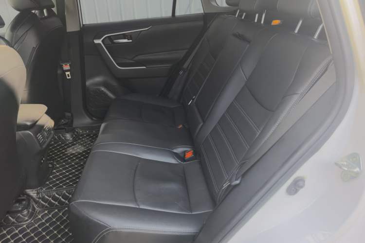 Used Toyota Wildlander 2020 2.0L CVT 4x4 Luxury Edition