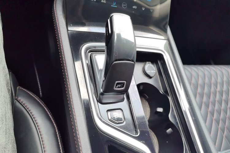 Used Bestune T99 2020 20TD Automatic Premium Edition Gear Lever