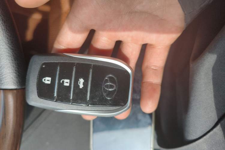 Used Toyota Prado 2010 2.7L Automatic Standard Edition Vehicle Key