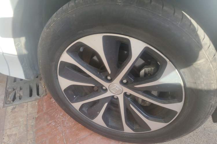 Used Honda Avancier 2017 240TURBO Two-Wheel Drive Elite Edition Right Front Wheel Hub