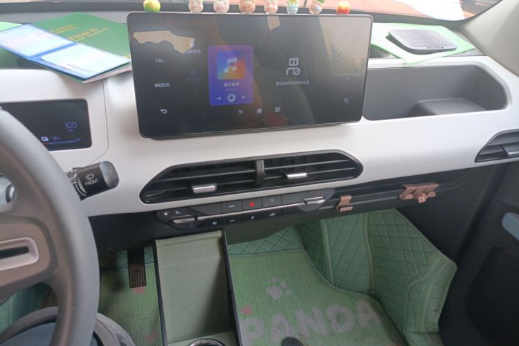 Used Geely Galaxy Panda 2024 Panda Mini 200km Longteng PRO Edition Audio And AC Panel