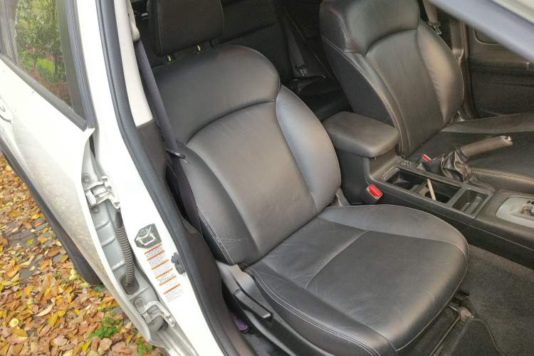 Used Subaru XV 2014 2.0i Luxury Edition
