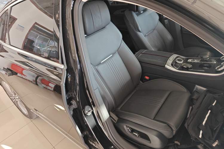 Used Hongqi H9 2020 2.0T Smart Connect Flagship Edition Right Front Seat