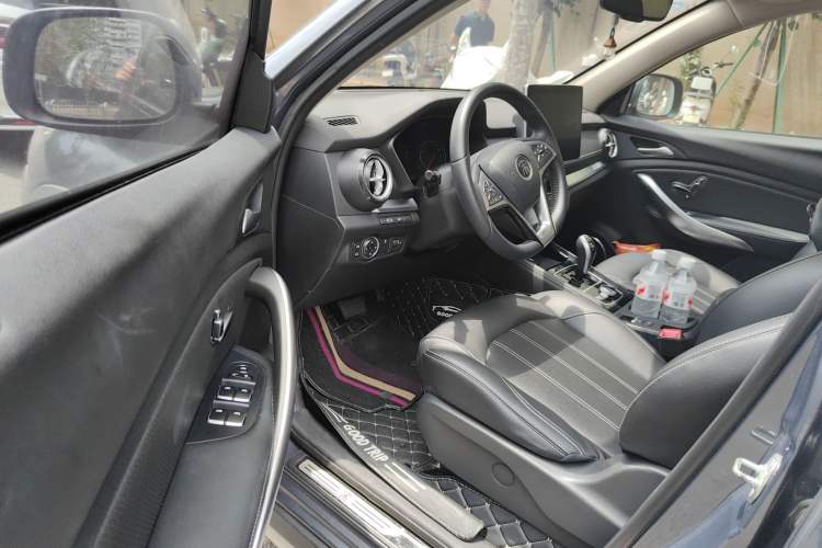 Used BYD Song New Energy 2019 Song DM 1.5TID Smart Connect Dynamic Model Driver Seat