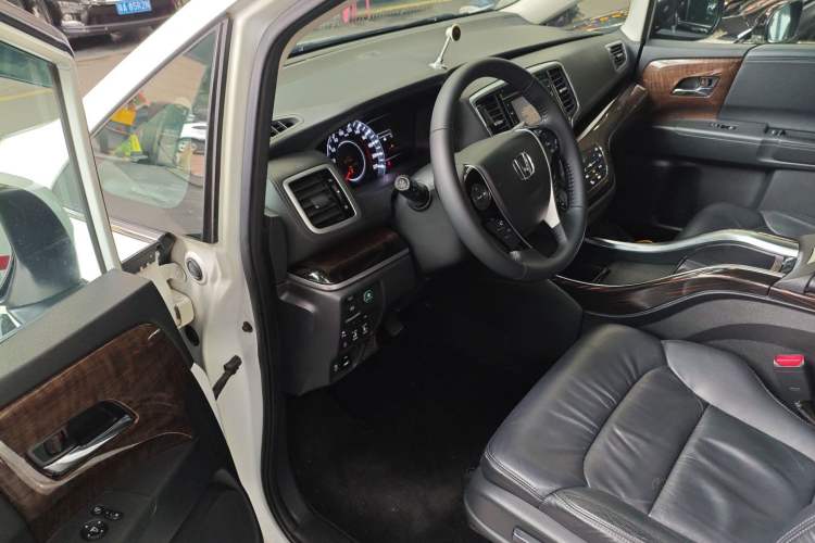 Used Honda Odyssey 2015 2.4L Supreme Edition