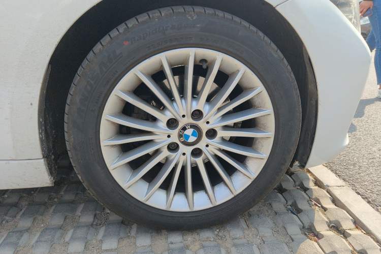 Used BMW 3 Series 2013 320Li Luxury Design Package Right Front Wheel Hub