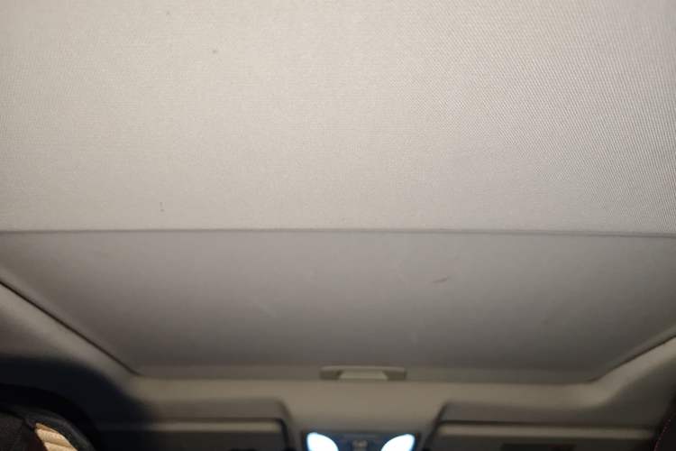 Used Dongfeng Aeolus AX7 2016 2.0L Automatic Zhiyi Trim