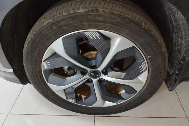 Used BYD Frigate 07 2023 DM-i 100KM Flagship Model Left Front Wheel Hub
