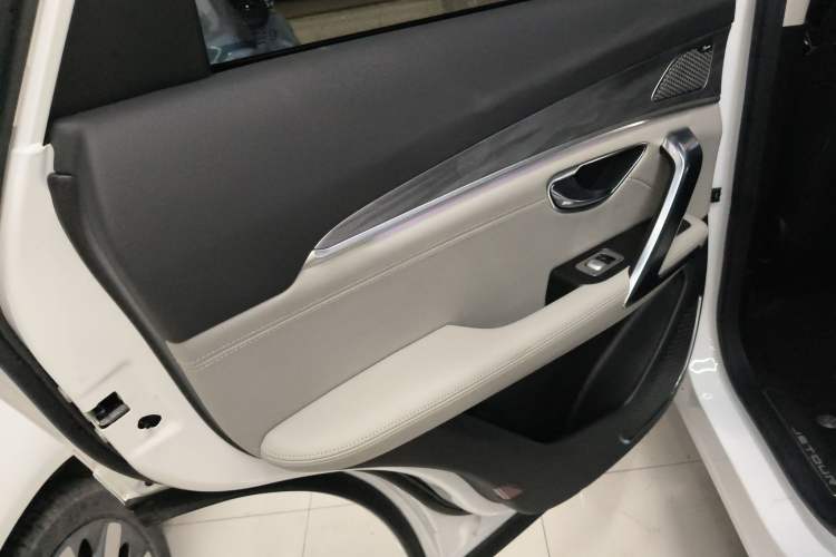 Used JETOUR X70 2023 Zhuge 2.0T DCT Kongming 5-Seater