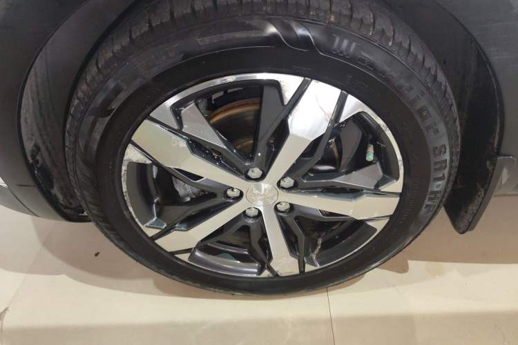 Used Peugeot 4008 2017 350THP Elite Edition Left Front Wheel Hub