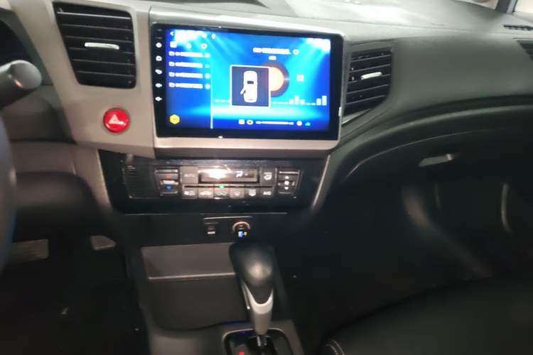 Used Honda Civic 2013 10th Anniversary 1.8L Automatic Luxury Edition Audio And AC Panel