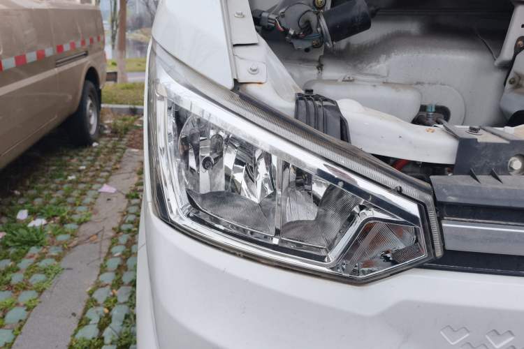 Used Dongfeng Yufeng EM26 2023 Standard Edition 41.472 kWh Henan Lithium Power Right Front Headlight