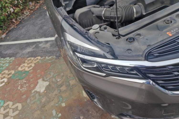 Used Buick GL8 2021 Land Cruiser Executive Class 652T Comfort Model Right Front Headlight