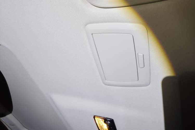 Used BMW 5 Series 2014 525Li Luxury Design Package
