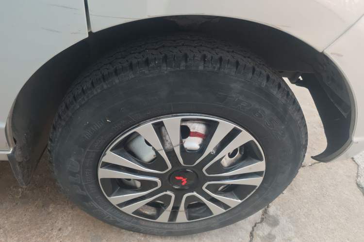 Used Wuling Rongguang  Right Front Wheel Hub