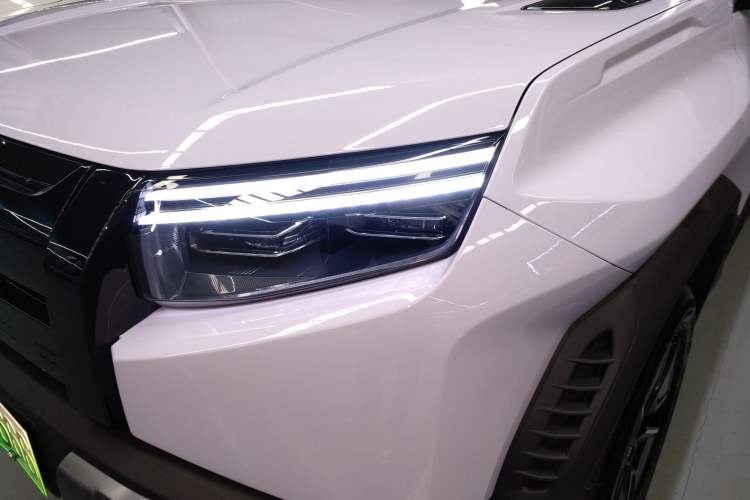 Used Formula Leopard Titanium 3 2025 501KM All-Wheel Drive Intelligent Driving Ultra Version Left Front Headlight