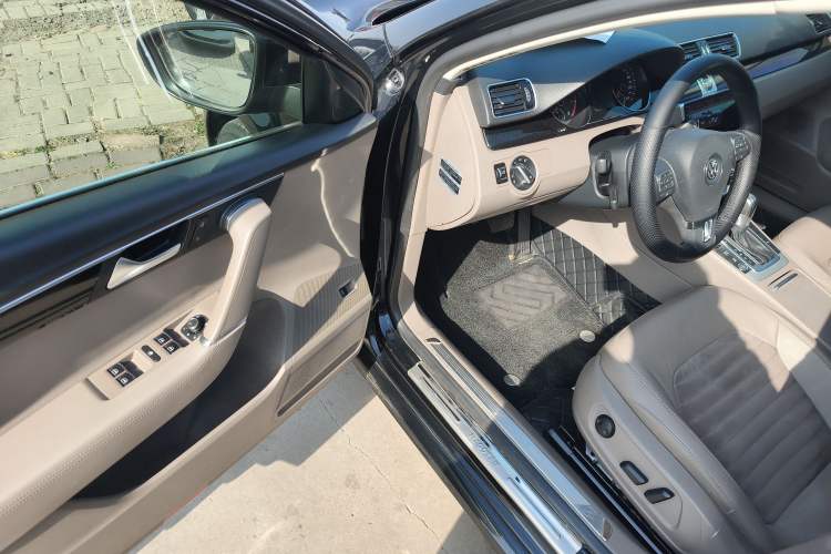 Used Volkswagen Magotan 2015 Facelift 1.8TSI Luxury Model Driver Seat