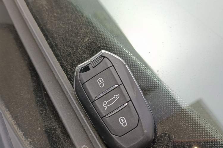 Used Citroen C3-XR 2015 1.6THP Automatic Pioneer Model Vehicle Key