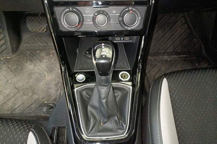 Used Volkswagen Tacqua 2023 200TSI DSG Joy-Connect Edition