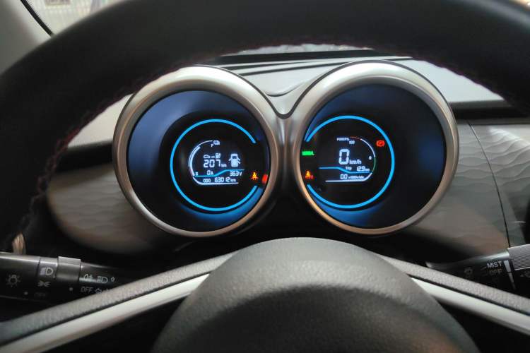 Used ORA Black Cat 2022 Updated Version 301 km Cute Pet Edition Lithium Iron Phosphate Instrument Cluster