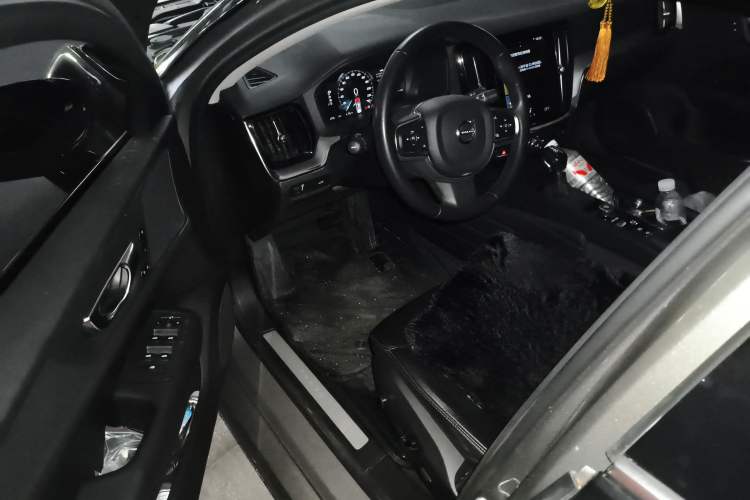 Used Volvo S60 2020 T4 Zhiyi Luxury Edition