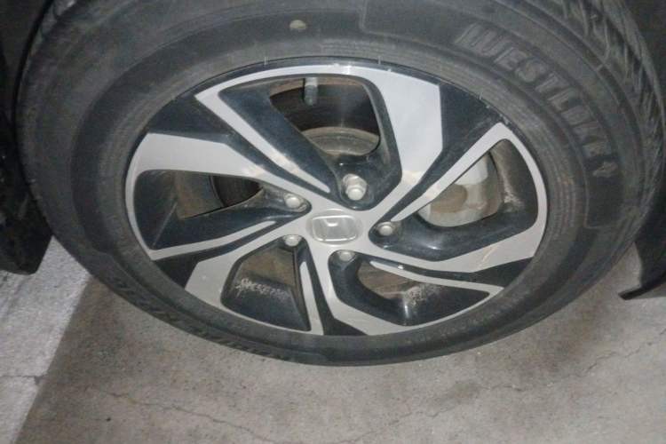 Used Honda Accord 2016 2.0L Comfort Edition Right Front Wheel Hub