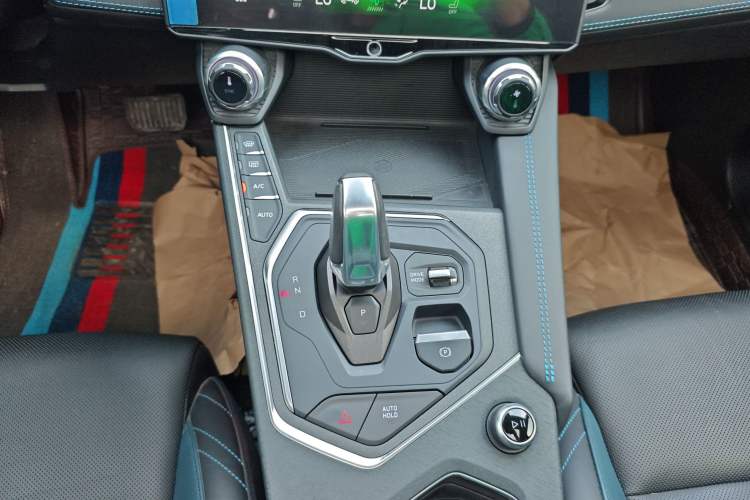 Used Lynk & Co 05 2022 2.0T Two-Wheel Drive Shine Halo
