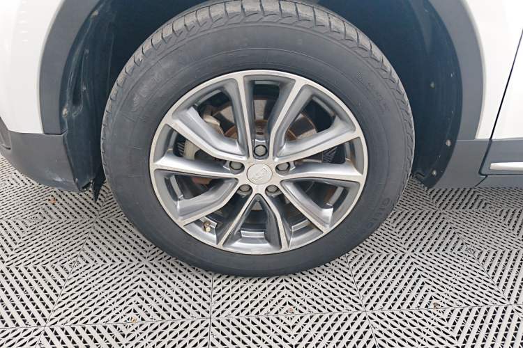 Used Geely Auto Emgrand X7 Sport 2018 1.8TD Automatic Two-Wheel Drive Smart Connect 4G Internet Edition