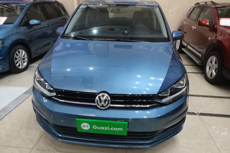 Used Volkswagen Touran 2016 Volkswagen Touran L 280TSI Manual Trend Edition Front