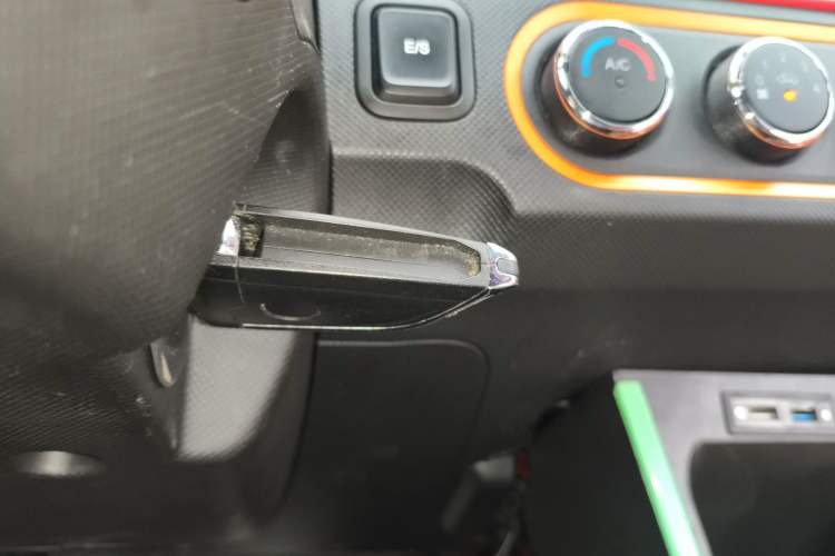 Used Wuling Hongguang MINIEV 2020 Enjoyment Model Lithium Iron Phosphate Vehicle Key