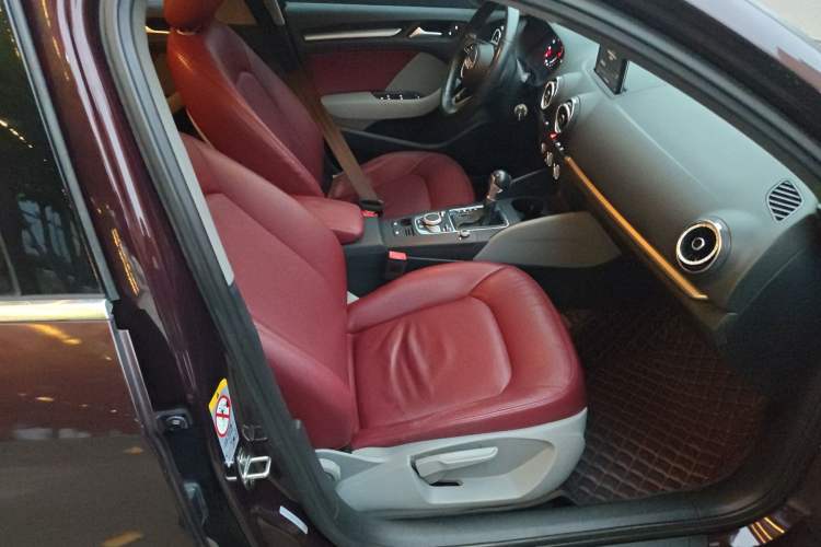 Used Audi A3 2017 Limousine 35 TFSI Ambition Edition Right Front Seat