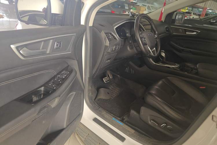 Used Ford Edge 2015 2.7T GTDi 4x4 Prestige 7-Seater Driver Seat